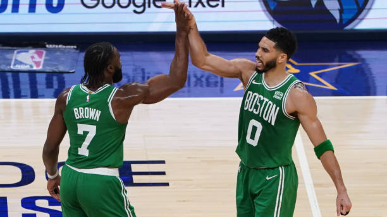 Jogadores do Celtics | Reprodução/Dylan Buell/Getty Images Embed