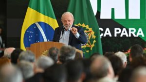 Lula defende ‘desdolarização’ de negociações que não sejam com os EUA