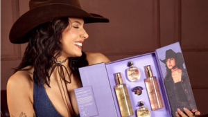 Ana Castela promove experiência olfativa com influenciadores e fãs em lançamento de seu perfume