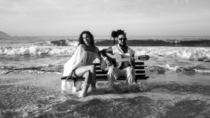 Bárbara Fialho lança feat com Rael em “Vida Leve”, faixa que celebra o amor como ato de resistência