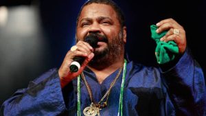 Morre cantor Arlindo Cruz e deixa legado no mundo do samba