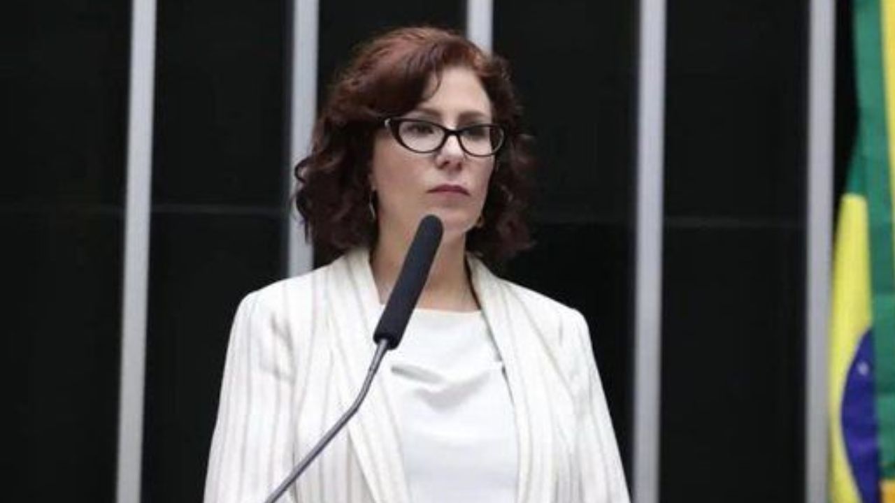 Carla Zambelli | Reprodução/Pinterest/qmixd