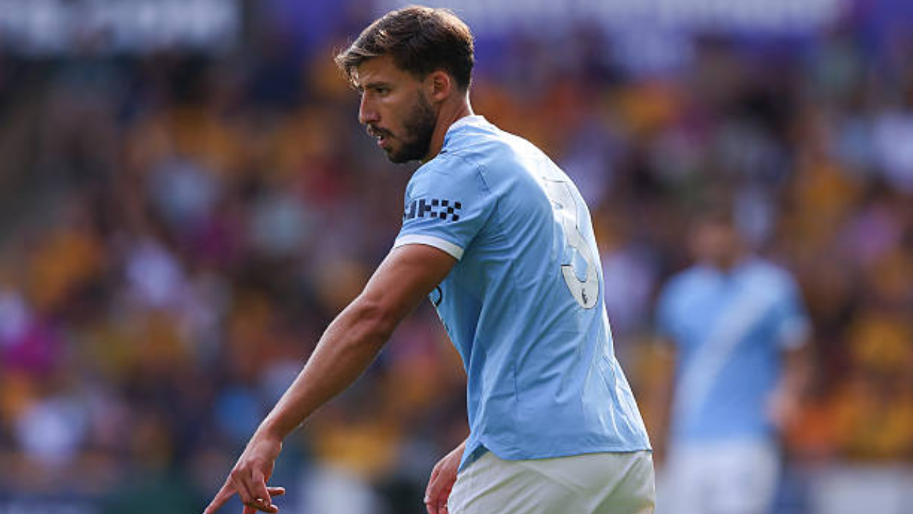 O zagueiro é titular absoluto do clube desde sua chegada em 2020 | Reprodução/James Gill/Getty Images Embed