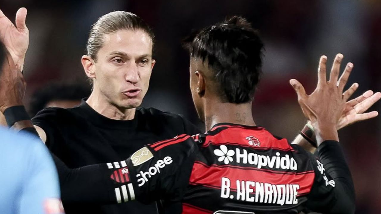 Filipe Luís com Bruno Henrique | Reprodução/Instagram/@flamengo