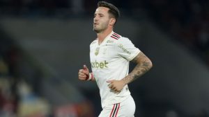 Saúl busca adaptação em início de passagem pelo Flamengo