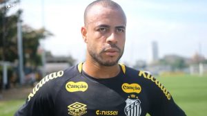Mayke estreia pelo Santos e já mira vitória contra o Cruzeiro