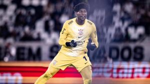 Hugo Souza vê vitória do Corinthians como impulso para próximos jogos