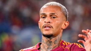 Técnico da Roma adota cautela na utilização de Wesley, ex-Flamengo