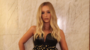 Maria Braz elege look com poá na festa de Bruna Marquezine