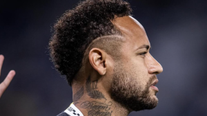 Neymar chega a 250 jogos em sua segunda passagem pelo Santos