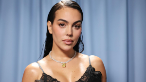 Georgina Rodríguez aproveita viagem e chama atenção nas redes sociais