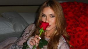 Virgínia recebe presente com bilhete misterioso