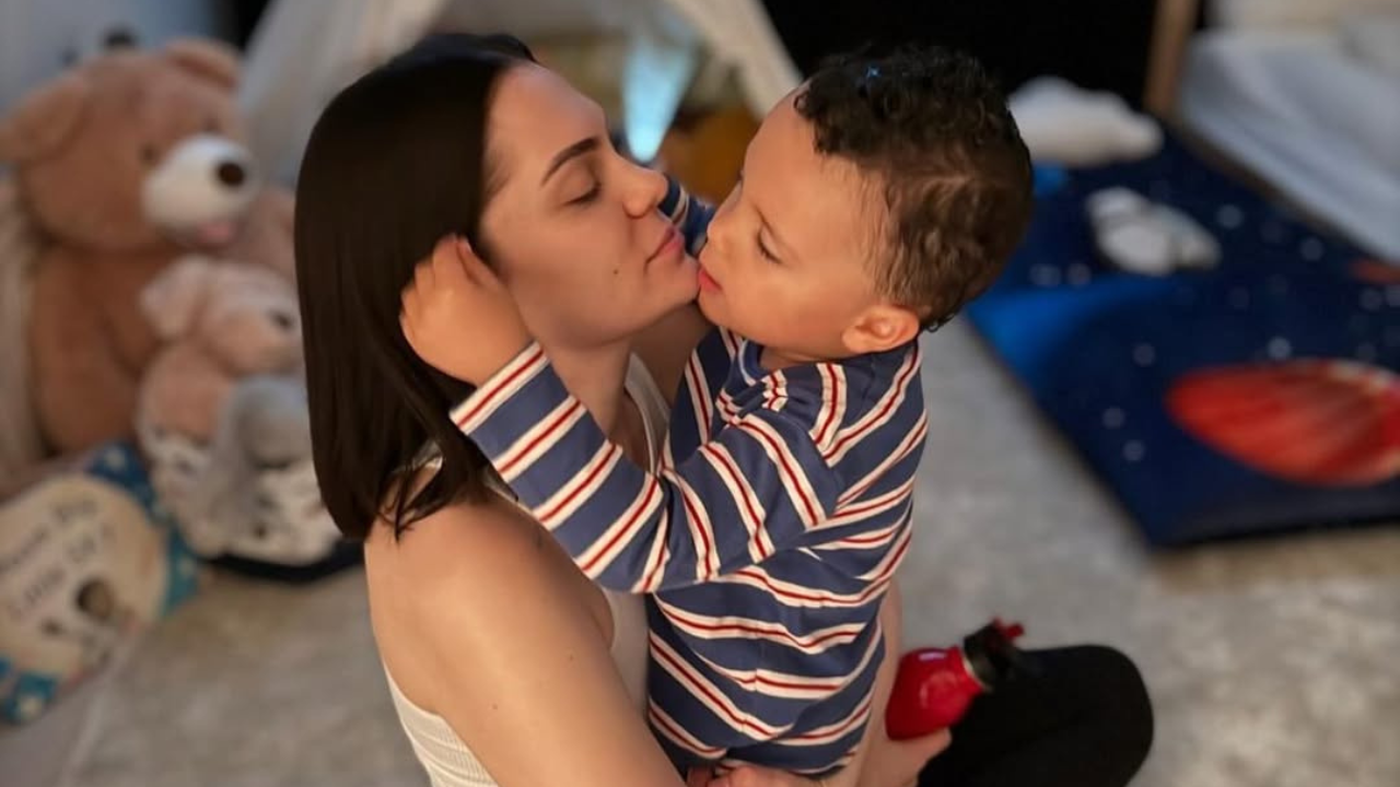 Jessie J com seu filho Sky | Reprodução/Instagram/@jessiej
