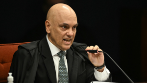 Moraes questiona polícia do DF pelo não retorno imediato de Bolsonaro do hospital