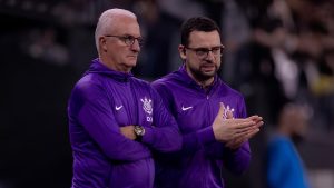 Dorival comemora classificação, mas lamenta série de lesões no Corinthians