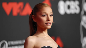 VMA 2025: Ariana Grande vence categoria Melhor Pop