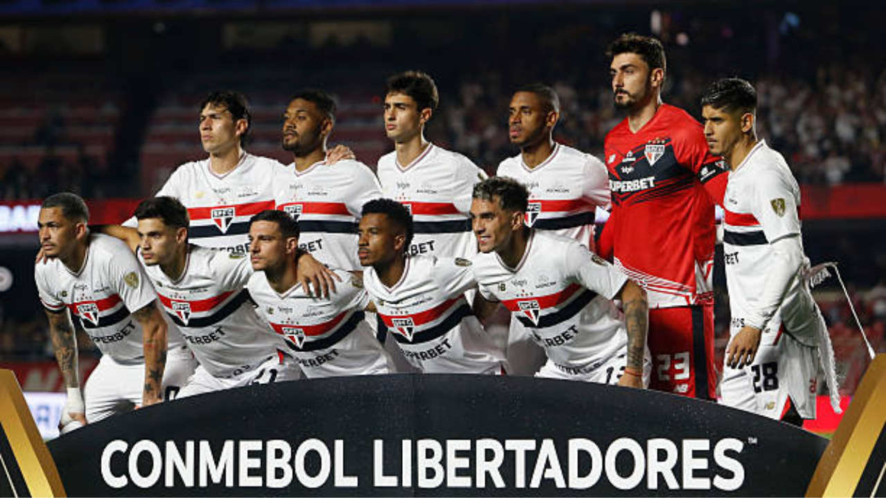 Elenco do São Paulo para Libertadores | Reprodução/Miguel Schincariol/Getty Images Embed