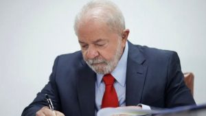 Ficha Limpa: Lula veta mudanças na Lei