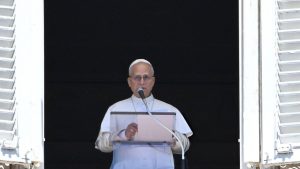 Papa Leão XIV pede fim da “pandemia de armas” após ataque a uma igreja católica nos EUA