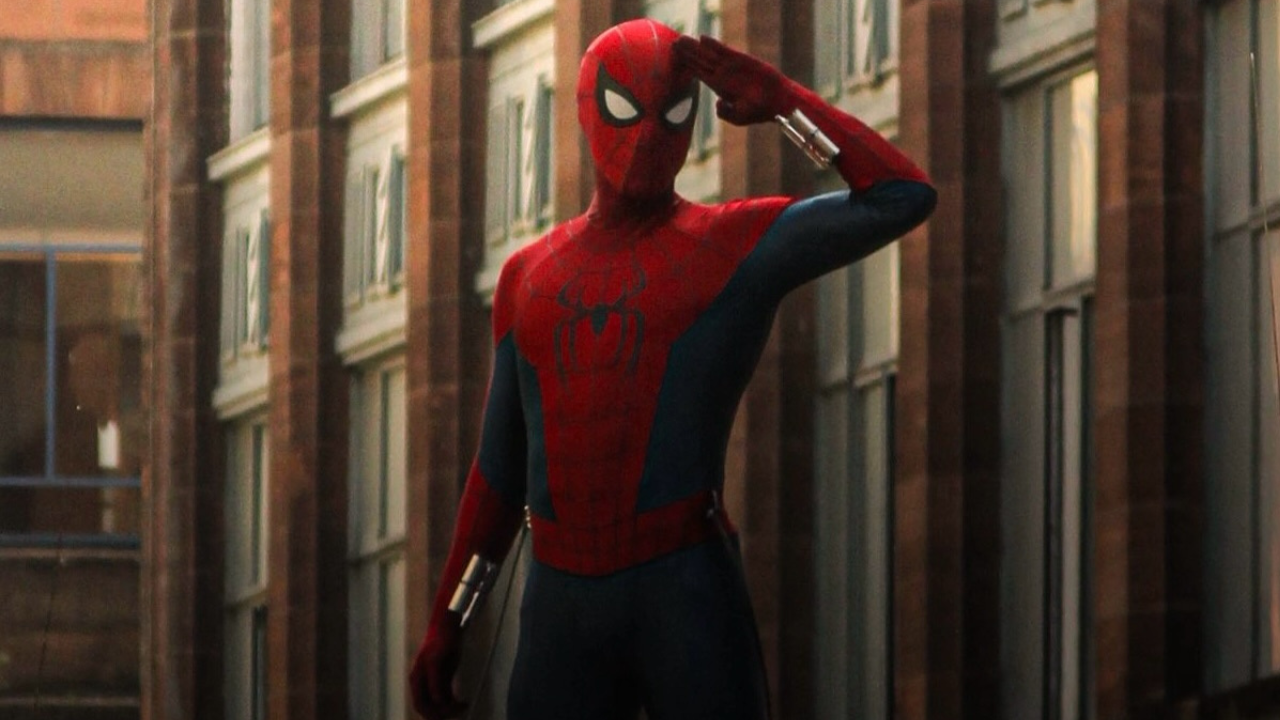 Tom Holland como Homem-Aranha nas gravações de ''Um Novo Dia'' | Reprodução/X/@tomhollandbr