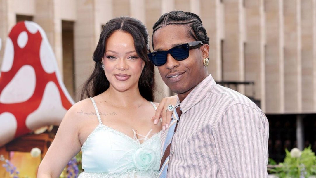 Post de Rihanna faz fãs teorizarem sobre sexo de seu bebê