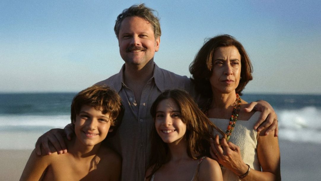 “Ainda Estou Aqui” se torna 1° filme brasileiro consagrado pela crítica internacional como melhor filme do ano