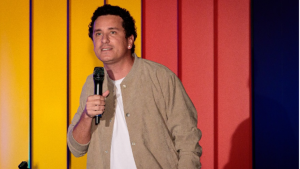 Apresentador da Globo, Rafael Portugal marca presença no lançamento de Caos, a Teoria, obra escrita pelo renomado autor Alby Azevedo