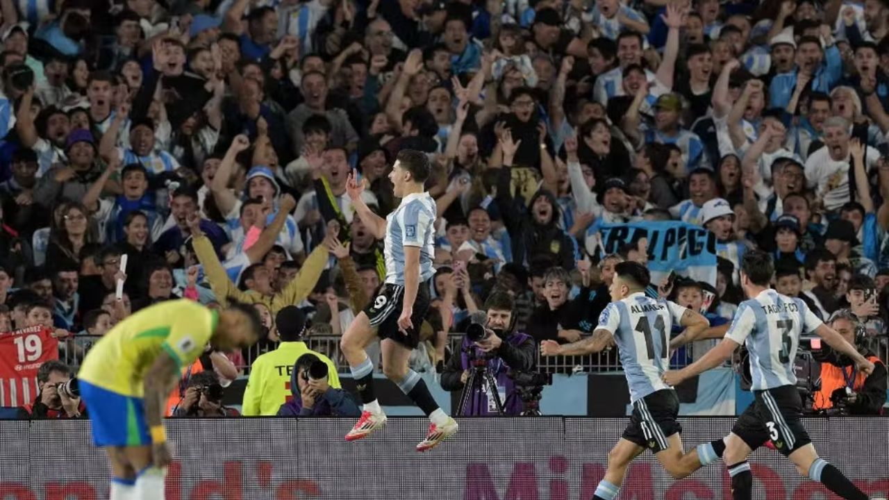 Argentina comemora gol contra o Brasil | Reprodução/Instagram/@afaseleccion