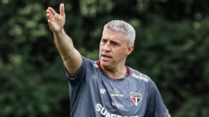 São Paulo avalia estreia de reforço no time principal em duelo com o Botafogo