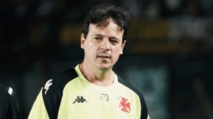 Vasco encara clássico contra o Flamengo com dúvidas no elenco