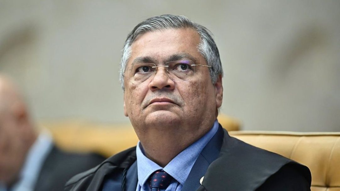 Flávio Dino suspende repasses de emendas em nove municípios