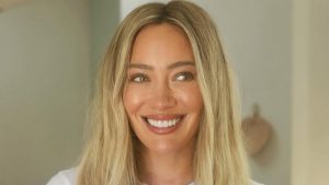 Hilary Duff retorna à música após 10 anos e assina com nova gravadora