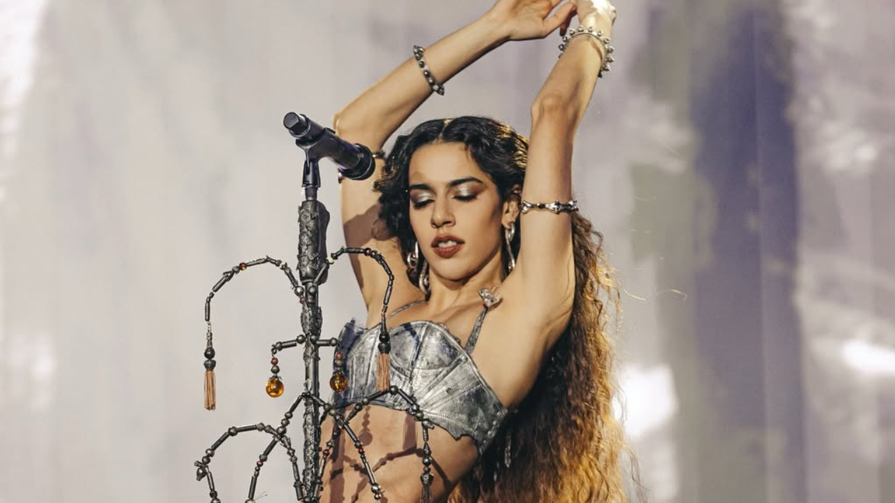 Marina Sena brilha no seu novo videoclipe “Lua Cheia” | Reprodução/Instagram/@marinasena)  