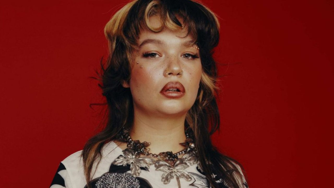 Lola Young | Reprodução/ Instagram/@ lolayounggg
