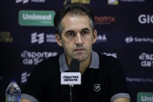 Ceará arranca empate com o Vasco e Léo Condé valoriza ponto fora de casa