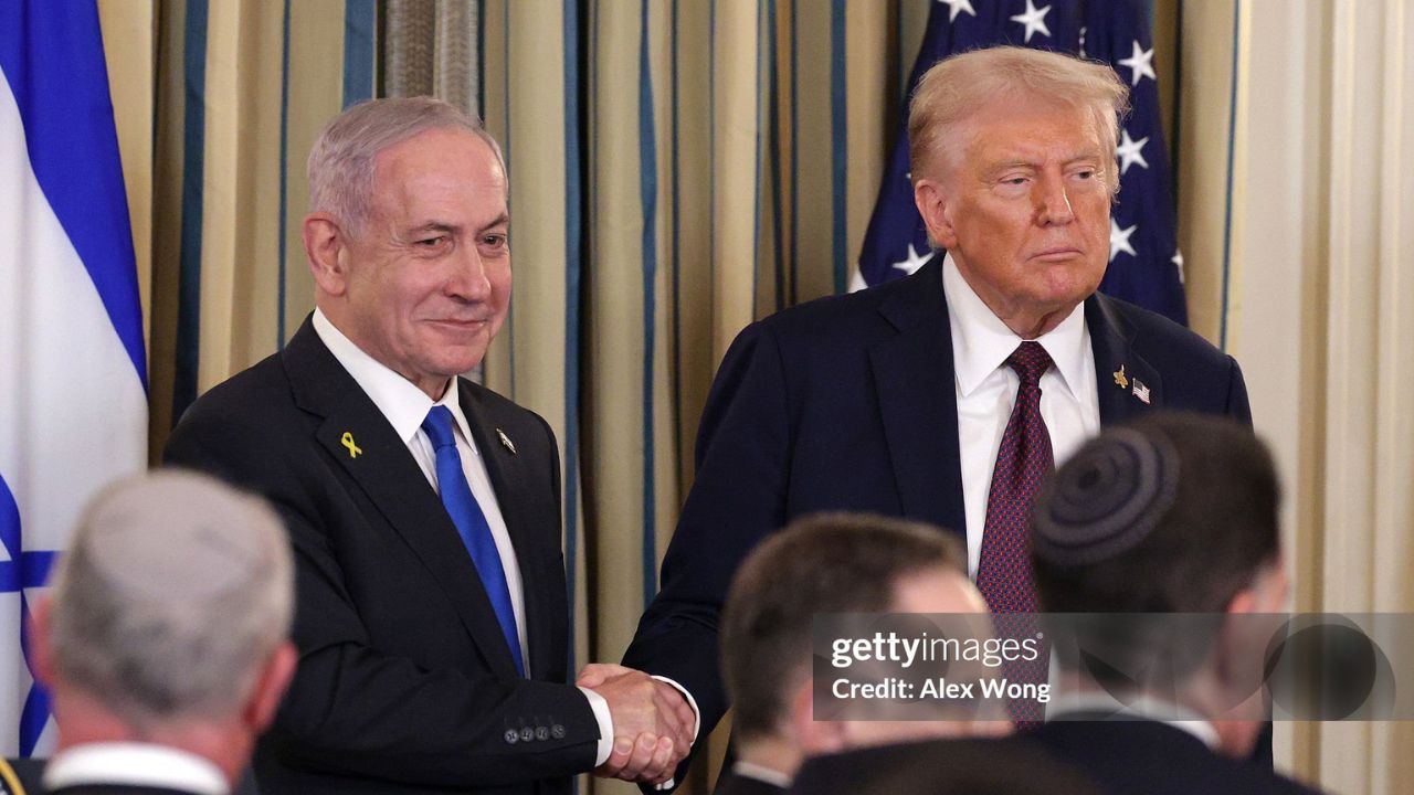Benjamin Netanyahu, de Israel, encontra-se com Trump na Casa Branca | Reprodução/Alex Wong/Getty Images Embed
