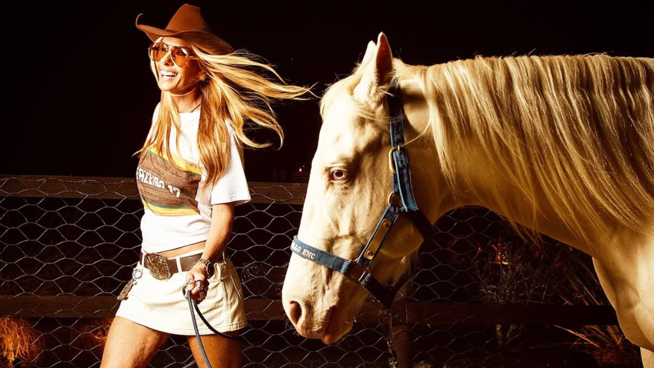 Estreia de A Fazenda 17 com a apresentadora Adriane Galisteu l
Reprodução/Instagram/@galisteuoficial