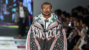 SPFW: Dario Mittmann transforma passarela em tabuleiro de jogo