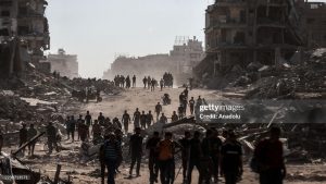 Palestinos retornam ao norte de Gaza após cessar-fogo