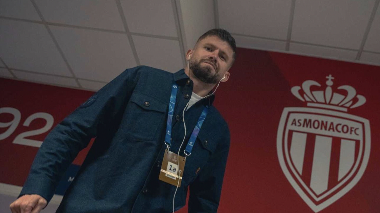 Caio Henrique chegando ao estádio pelo Mônaco | Reprodução/X/@As_Monaco_br