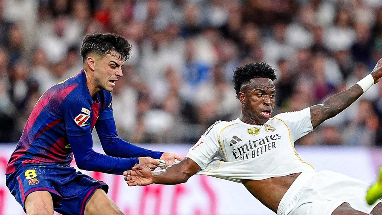 Vini Jr. sofrendo falta em partida | Reprodução/X/@onefootball