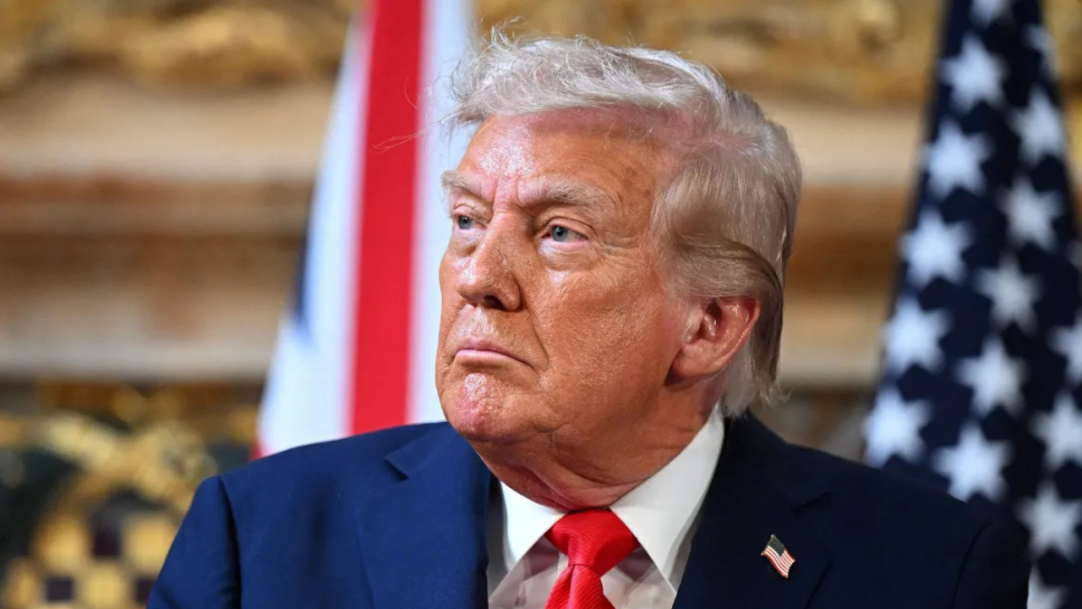 Trump reforça laços com Milei e cita Brasil em conversa sobre América do Sul