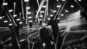 Paraná lança DVD e fãs perguntam: “O que ele faz pra se manter assim?”