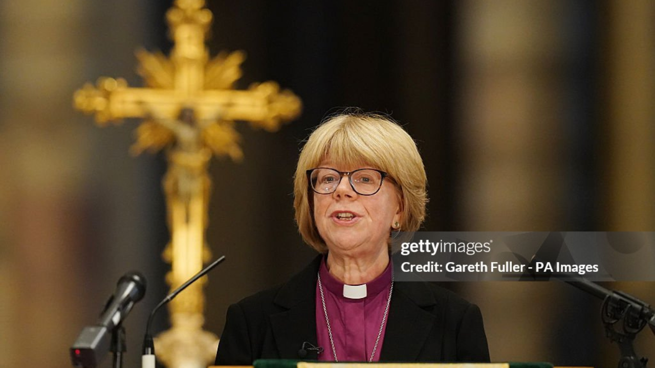 Sarah Mullally | Reprodução/Getty Images/	Gareth Fuller - PA Images