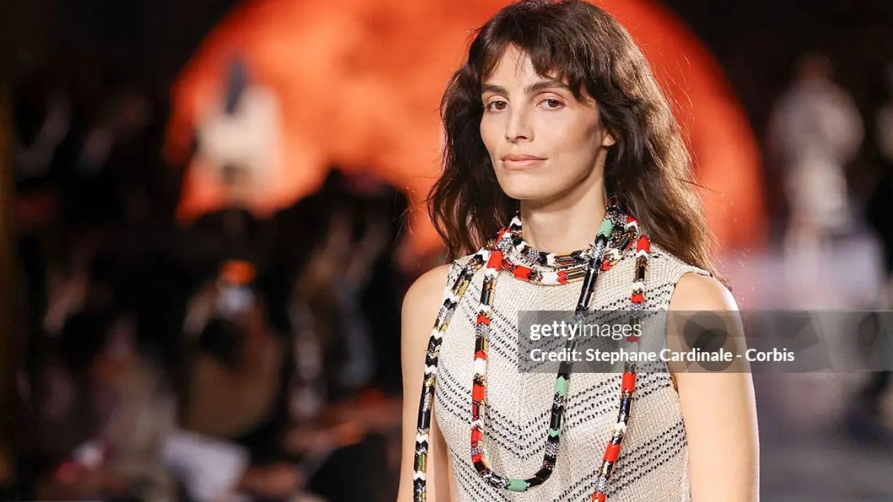 Lux Pascal no desfile da Chanel | Reprodução/Stephane Cardinale - Corbis/Getty images Embed