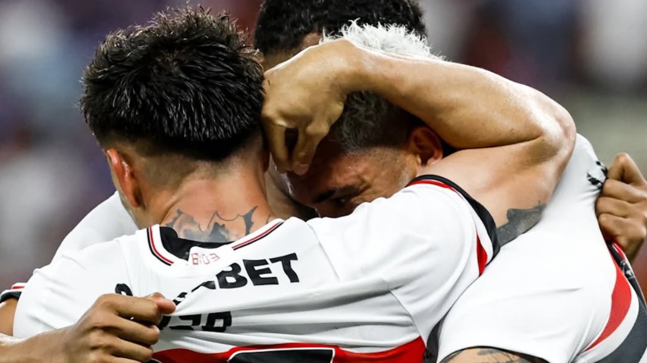 Jogadores do São Paulo comemoram gol | Reprodução/Instagram/@saopaulofc