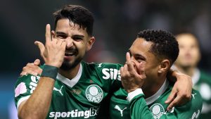 Palmeiras decide em 23 minutos, goleia o Vasco no Allianz e volta à vice-liderança