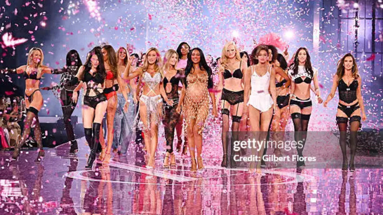 Desfile Victoria’s Secret Fashion Show 2025 l
Reprodução/Gilbert Flores/Variety via Getty Images Embed