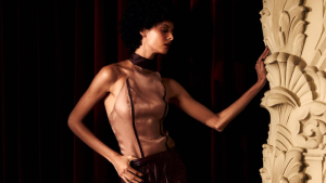 Handred celebra a moda noturna em desfile no SPFW