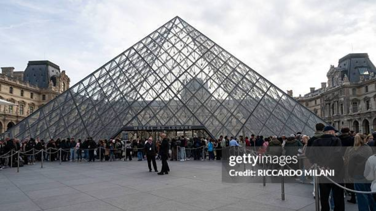 Museu do Louvre, em Paris | Reprodução/Getty Images Embed/Riccardo Milani